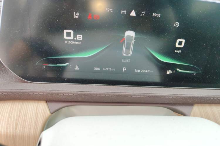 Used FORTHING Yacht 2022 1.5T DCT Chasing Wind Edition Odometer Close Up