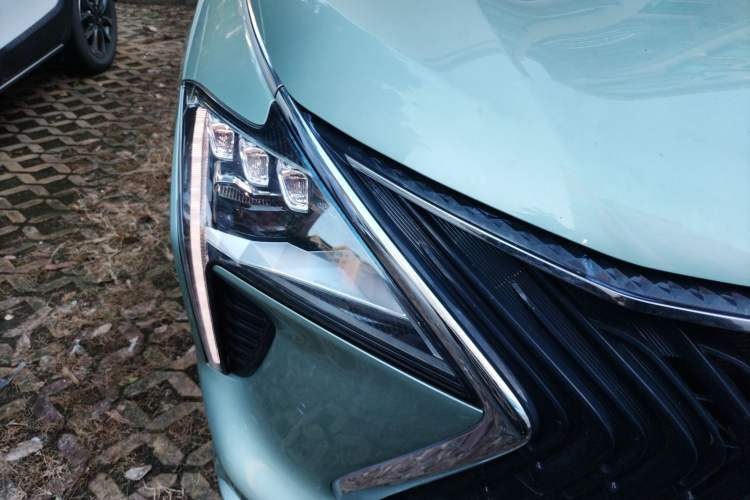 Used FORTHING Yacht 2022 1.5T DCT Lan Yue Edition Right Front Headlight