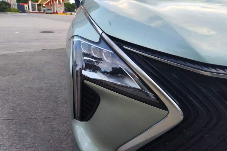 Used FORTHING Yacht 2022 1.5T DCT Chasing-the-Waves Edition Right Front Headlight
