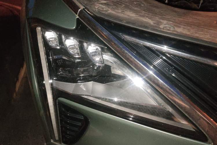 Used FORTHING Yacht 2022 1.5T DCT Lan Yue Edition Right Front Headlight