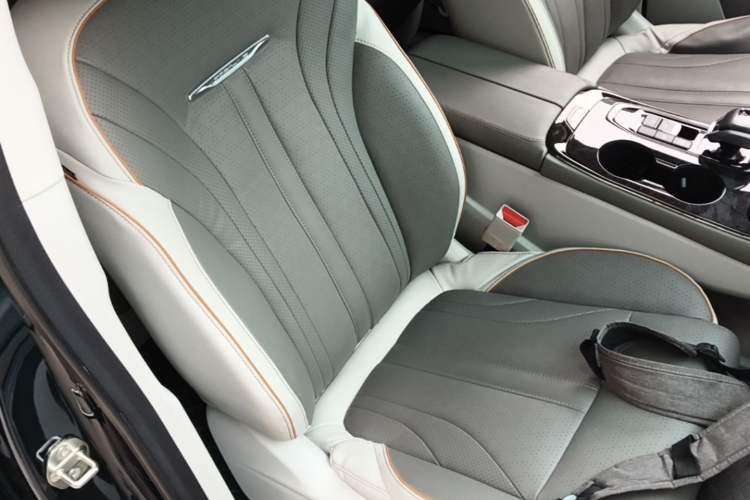 Used FORTHING Yacht 2022 1.5T DCT Chasing-the-Waves Edition Right Front Seat