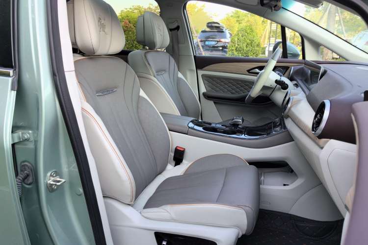 Used FORTHING Yacht 2022 1.5T DCT Chasing-the-Waves Edition Right Front Seat