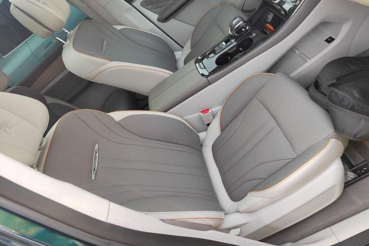 Used FORTHING Yacht 2022 1.5T DCT Chasing Wind Edition Right Front Seat