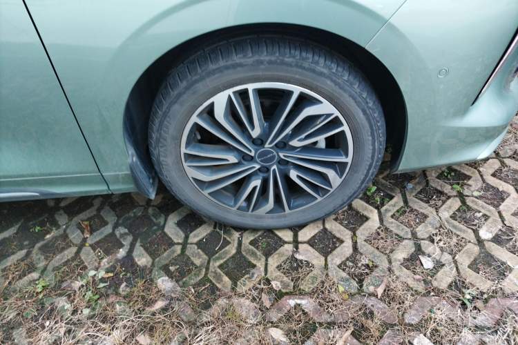 Used FORTHING Yacht 2022 1.5T DCT Lan Yue Edition Right Front Wheel Hub