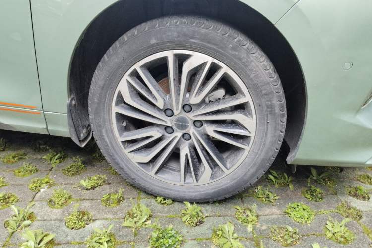 Used FORTHING Yacht 2022 1.5T DCT Lan Yue Edition Right Front Wheel Hub