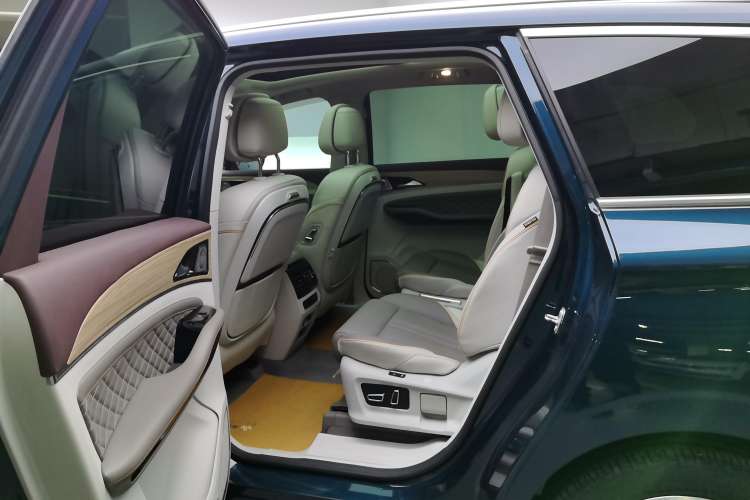 Used FORTHING Yacht 2022 1.5T DCT Chasing-the-Waves Edition Right Rear Seat