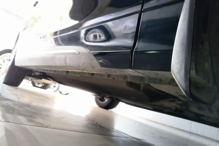 Used FORTHING Yacht 2022 1.5T DCT Chasing-the-Waves Edition Right Side Sill