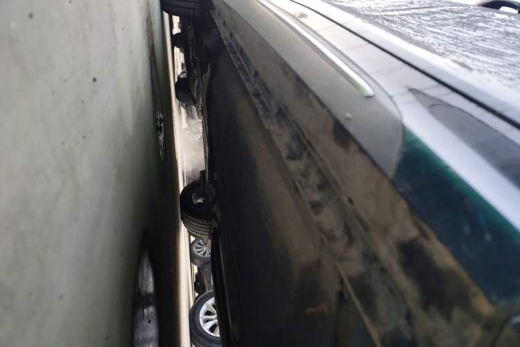 Used FORTHING Yacht 2022 1.5T DCT Chasing-the-Waves Edition Right Side Sill