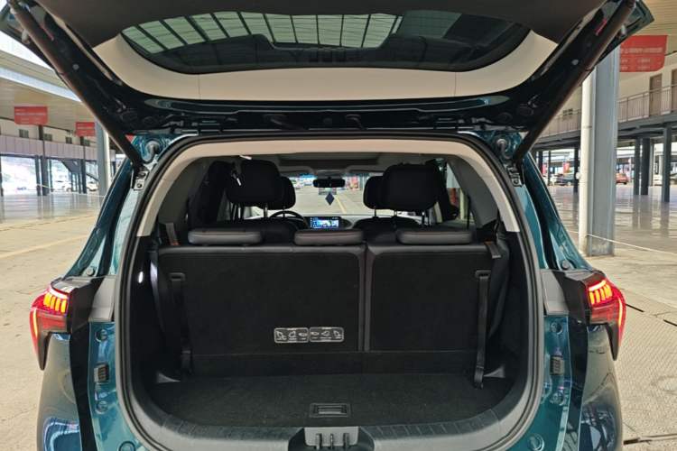 Used FORTHING Yacht 2022 1.5T DCT Chasing-the-Waves Edition Trunk