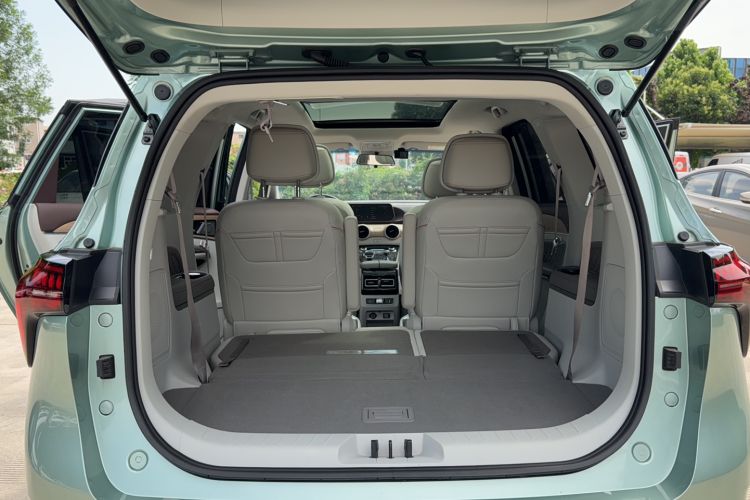 Used FORTHING Yacht 2022 1.5T DCT Chasing Wind Edition Trunk