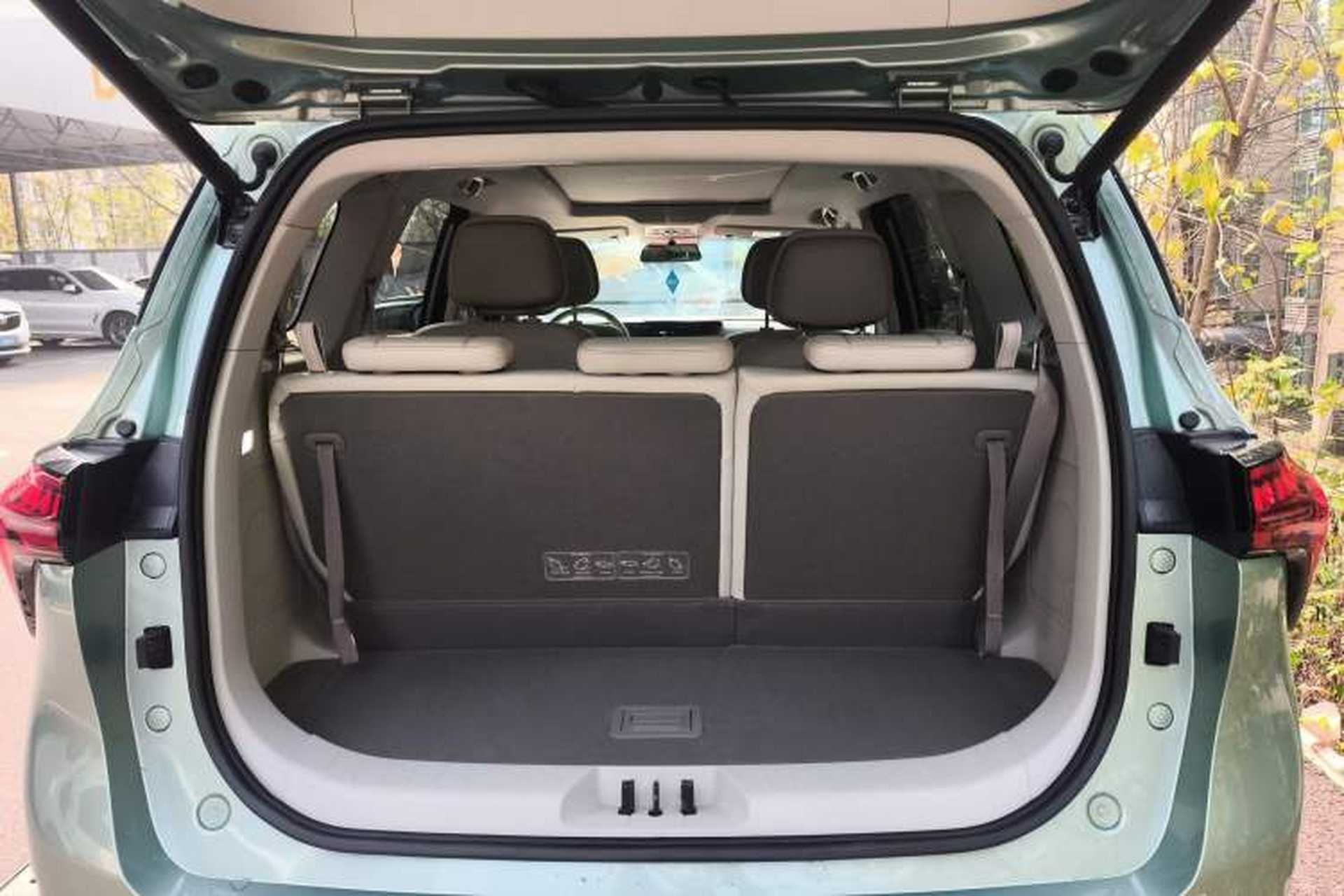 Used FORTHING Yacht 2022 1.5T DCT Chasing-the-Waves Edition Trunk