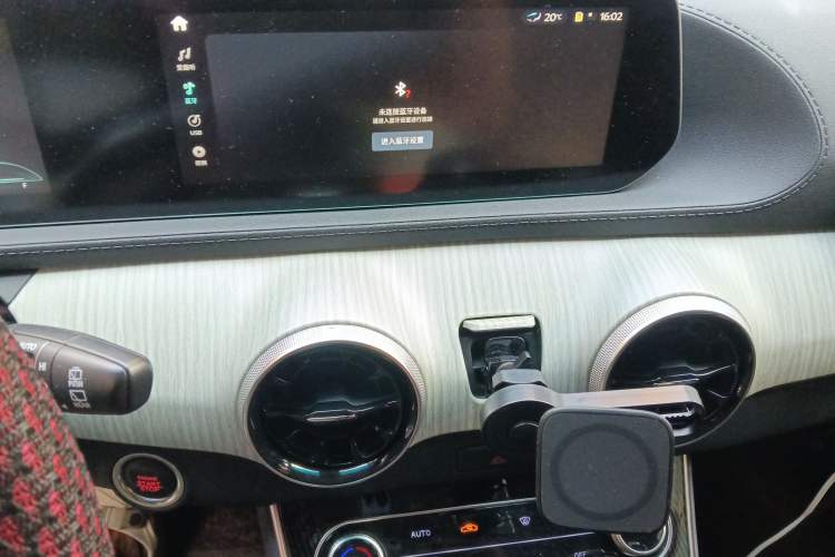 Used FORTHING Yacht 2022 1.5T DCT Chasing-the-Waves Edition Audio And AC Panel