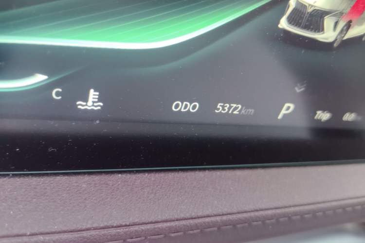 Used FORTHING Yacht 2022 1.5T DCT Chasing Wind Edition Odometer Close Up