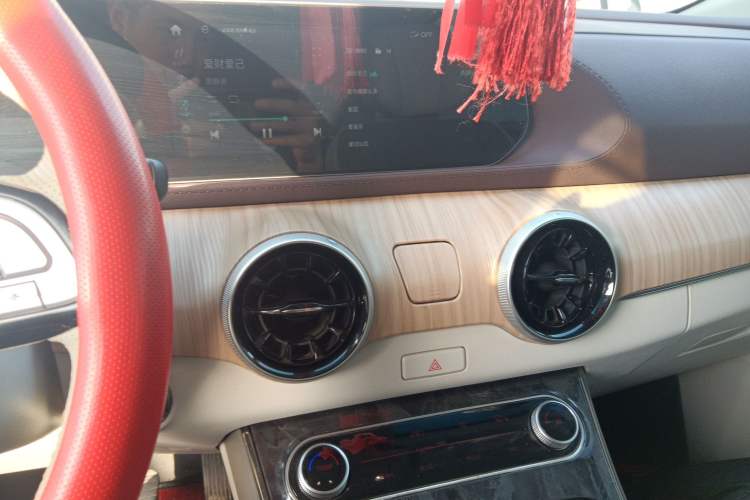 Used FORTHING Yacht 2022 1.5T DCT Chasing-the-Waves Edition Audio And AC Panel