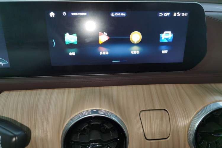 Used FORTHING Yacht 2022 1.5T DCT Chasing-the-Waves Edition Audio And AC Panel