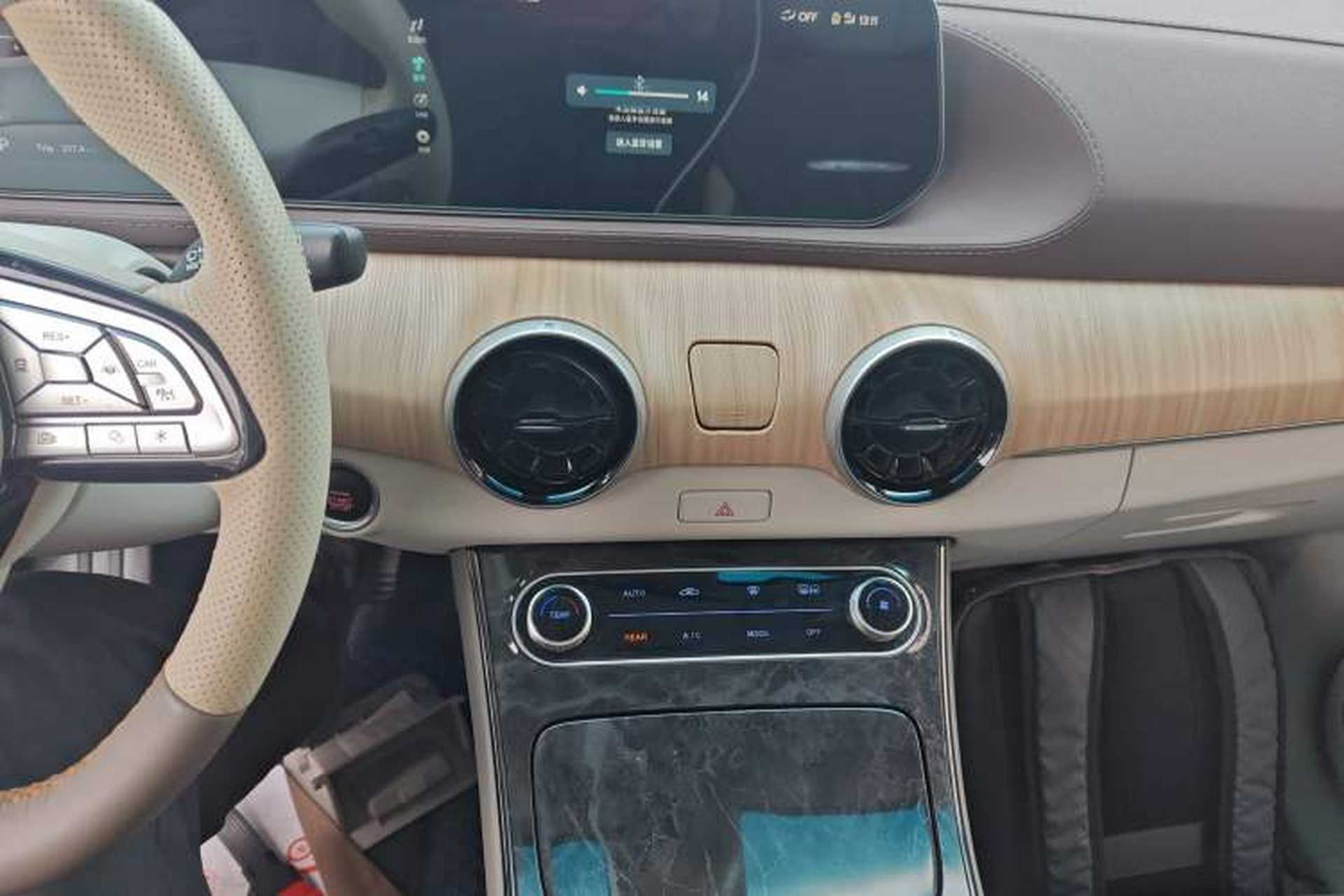 Used FORTHING Yacht 2022 1.5T DCT Lan Yue Edition Audio And AC Panel