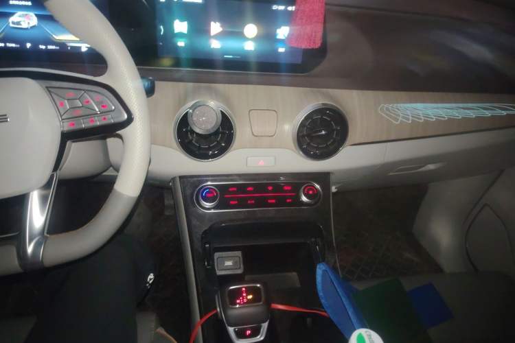 Used FORTHING Yacht 2022 1.5T DCT Chasing-the-Waves Edition Audio And AC Panel