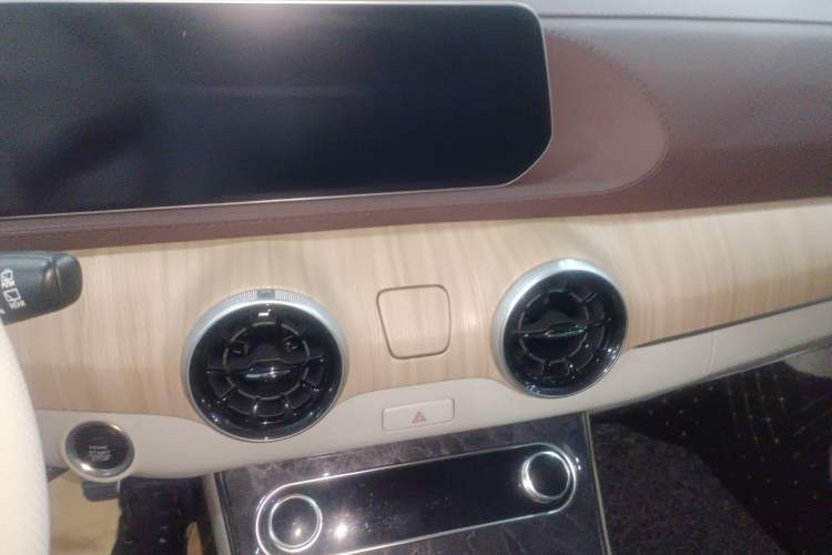 Used FORTHING Yacht 2022 1.5T DCT Chasing Wind Edition Audio And AC Panel