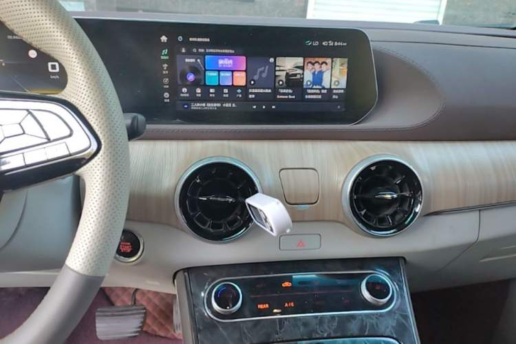Used FORTHING Yacht 2022 1.5T DCT Chasing-the-Waves Edition Audio And AC Panel