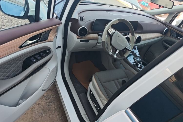 Used FORTHING Yacht 2022 1.5T DCT Chasing-the-Waves Edition Driver Seat
