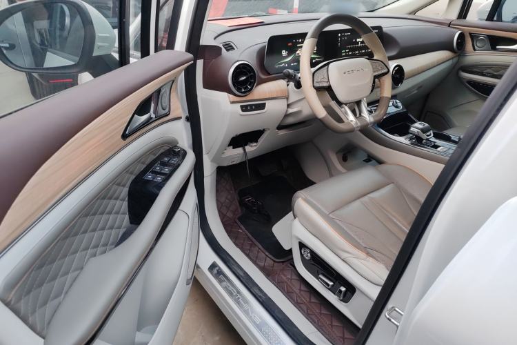 Used FORTHING Yacht 2022 1.5T DCT Lan Yue Edition Driver Seat