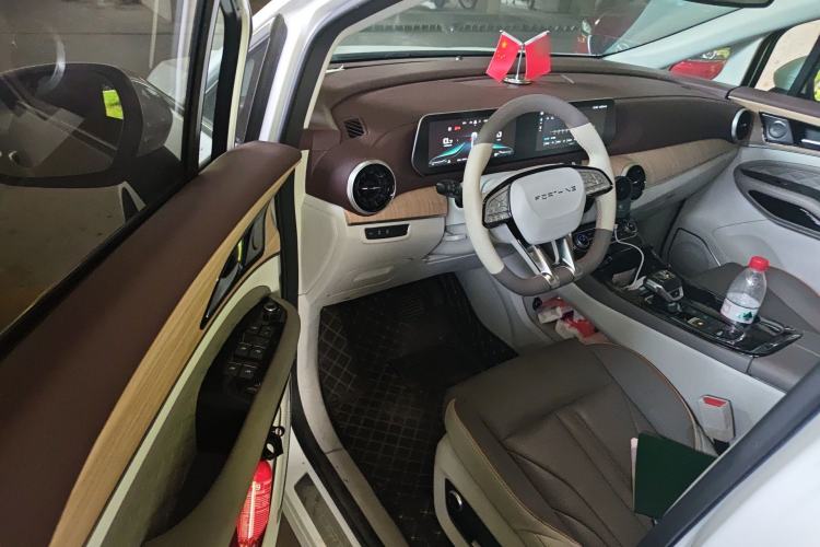Used FORTHING Yacht 2022 1.5T DCT Chasing-the-Waves Edition Driver Seat