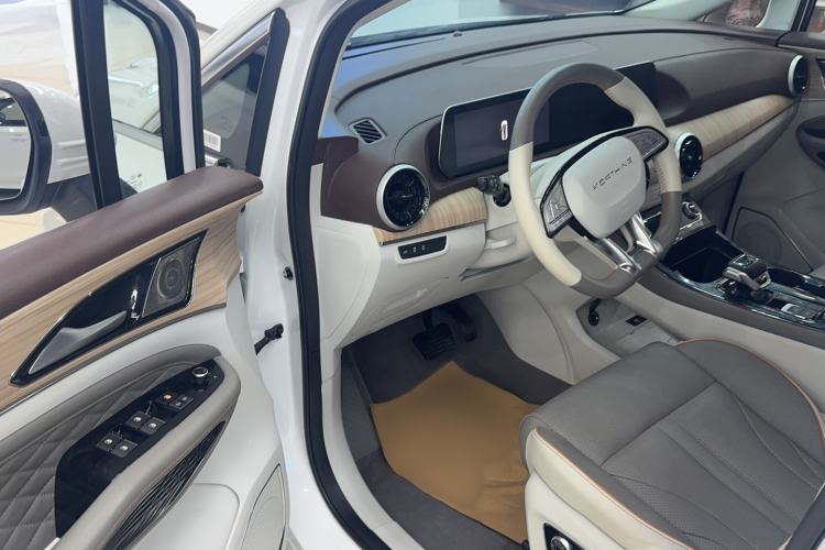 Used FORTHING Yacht 2022 1.5T DCT Chasing-the-Waves Edition Driver Seat