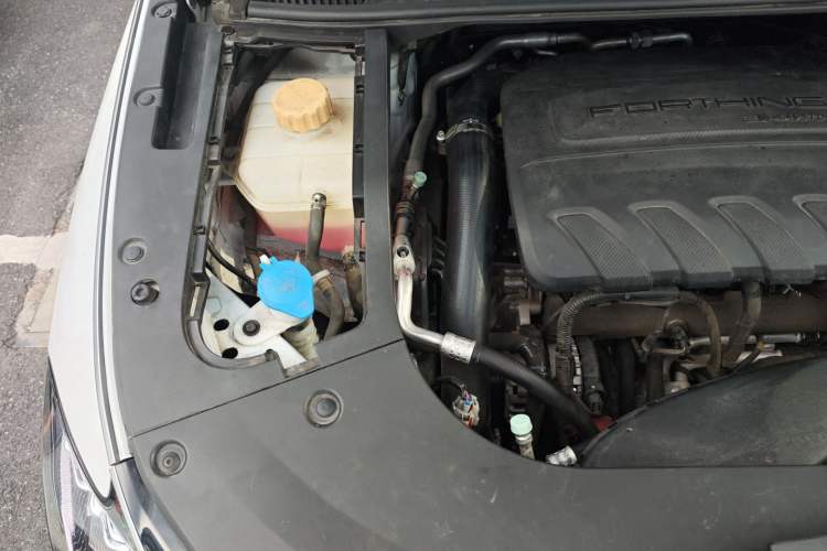 Used FORTHING Yacht 2022 1.5T DCT Chasing-the-Waves Edition Engine Bay Right