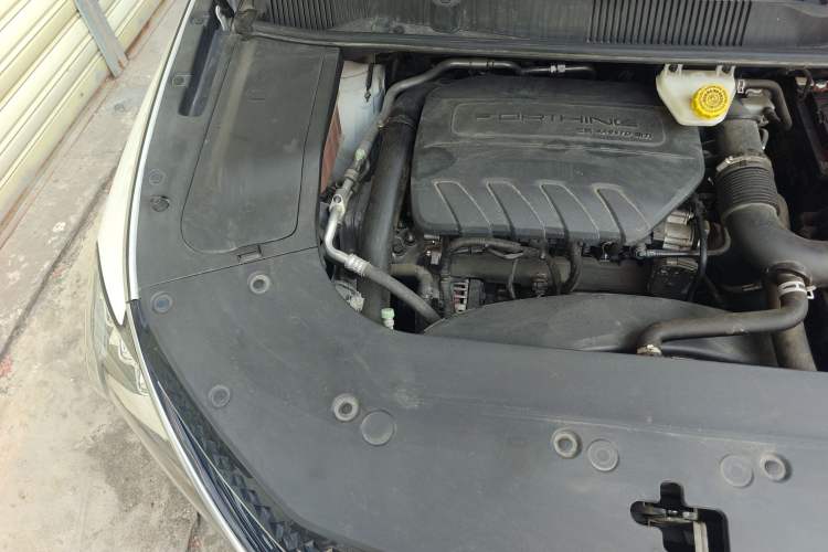 Used FORTHING Yacht 2022 1.5T DCT Chasing-the-Waves Edition Engine Bay Right