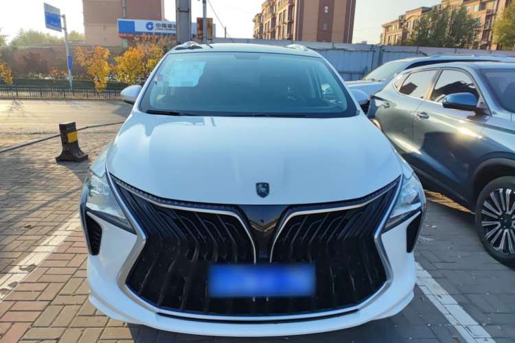 Used FORTHING Yacht 2022 1.5T DCT Yangfan Edition Front