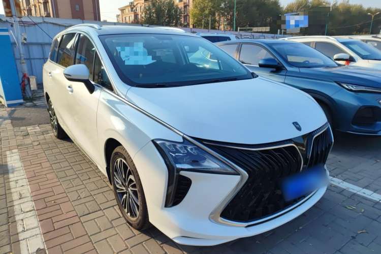 Used FORTHING Yacht 2022 1.5T DCT Yangfan Edition Front Right 45 Deg
