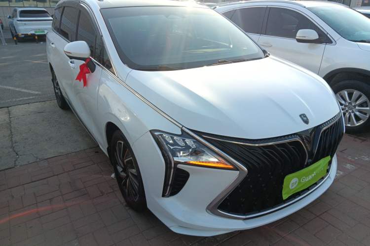 Used FORTHING Yacht 2022 1.5T DCT Chasing-the-Waves Edition Front Right 45 Deg