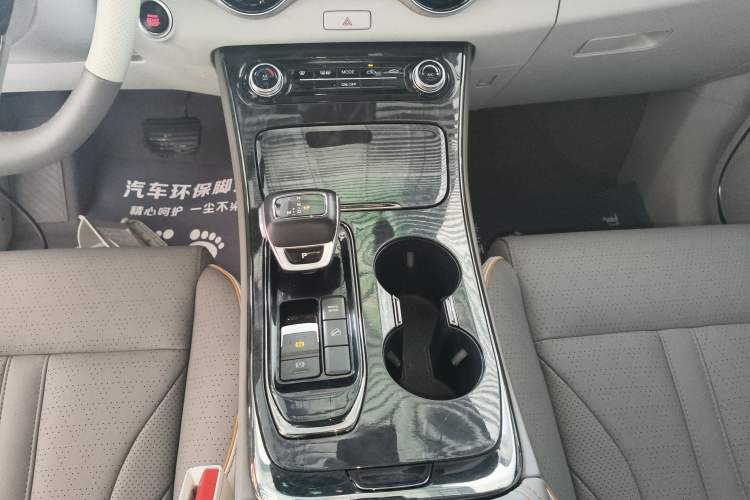 Used FORTHING Yacht 2022 1.5T DCT Yangfan Edition Gear Lever
