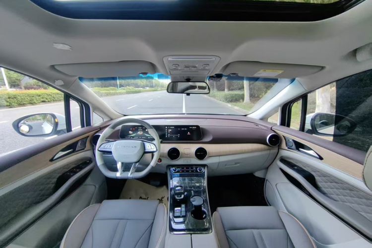Used FORTHING Yacht 2022 1.5T DCT Chasing Wind Edition Interior 1