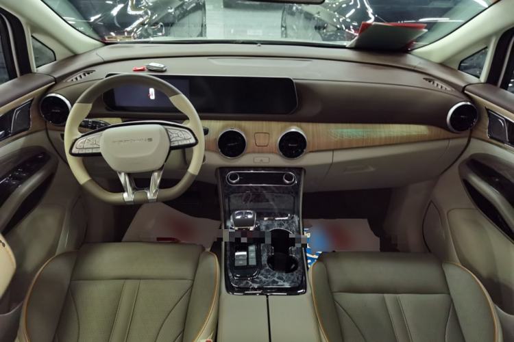 Used FORTHING Yacht 2022 1.5T DCT Chasing-the-Waves Edition Interior 2