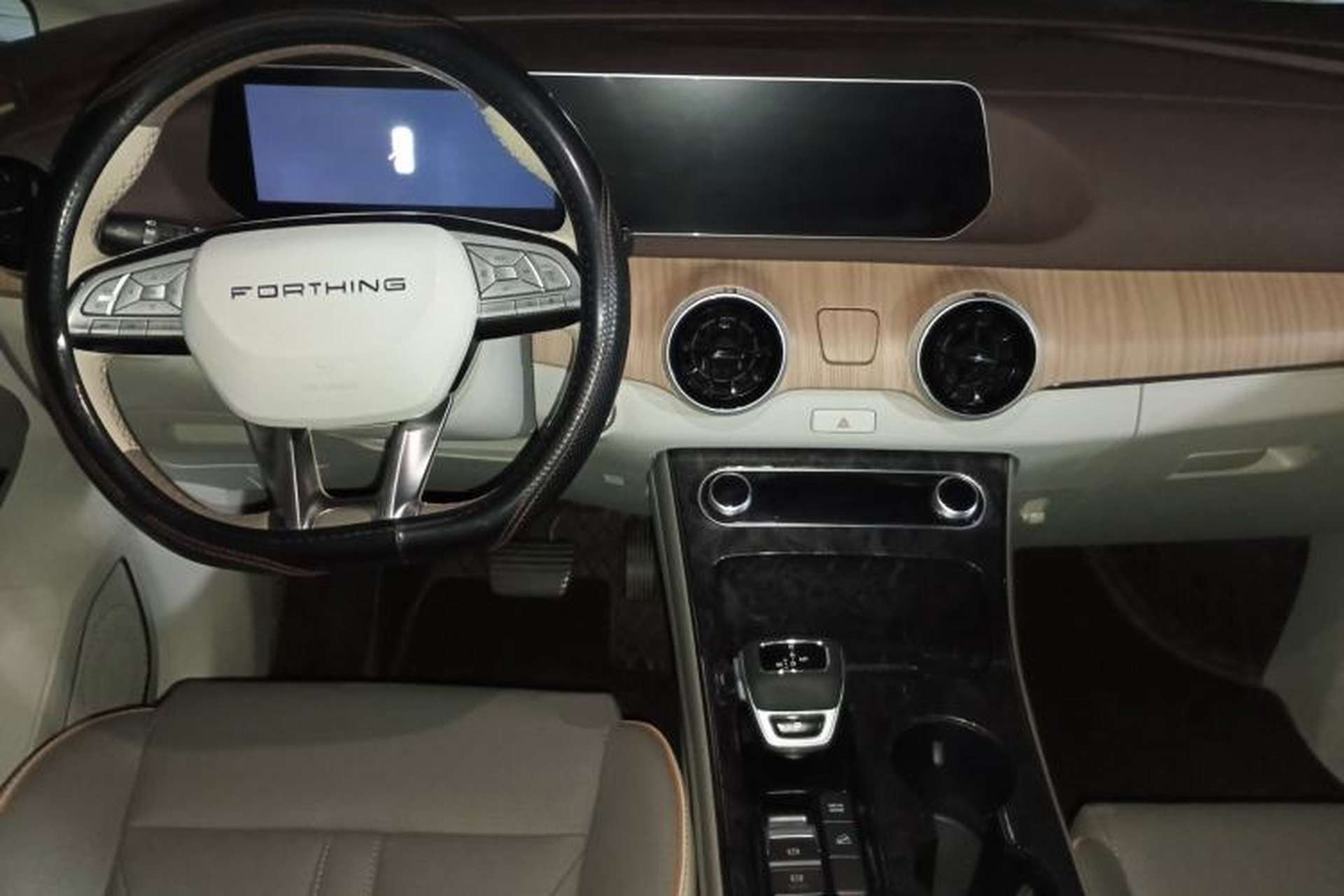 Used FORTHING Yacht 2022 1.5T DCT Chasing Wind Edition Interior 2