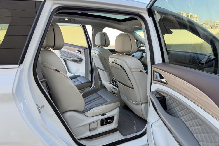 Used FORTHING Yacht 2022 1.5T DCT Chasing-the-Waves Edition Interior 3