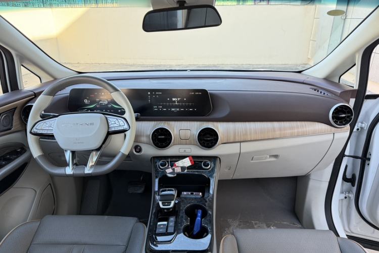 Used FORTHING Yacht 2022 1.5T DCT Chasing-the-Waves Edition Interior 4