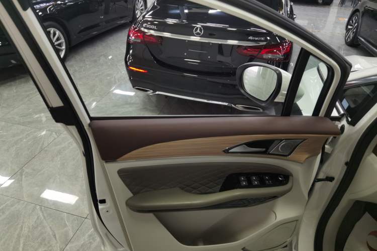 Used FORTHING Yacht 2022 1.5T DCT Chasing-the-Waves Edition Interior 7