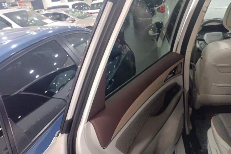 Used FORTHING Yacht 2022 1.5T DCT Chasing Wind Edition Interior 8