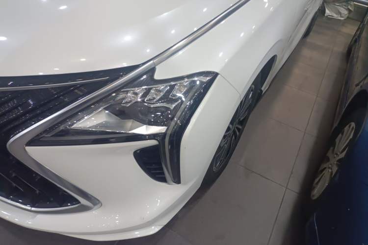 Used FORTHING Yacht 2022 1.5T DCT Chasing Wind Edition Left Front Headlight