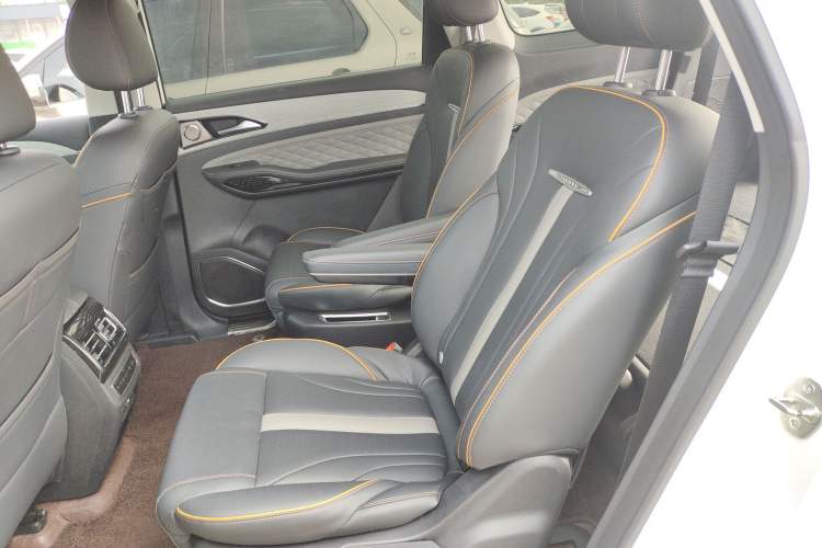 Used FORTHING Yacht 2022 1.5T DCT Yangfan Edition Left Rear Seat