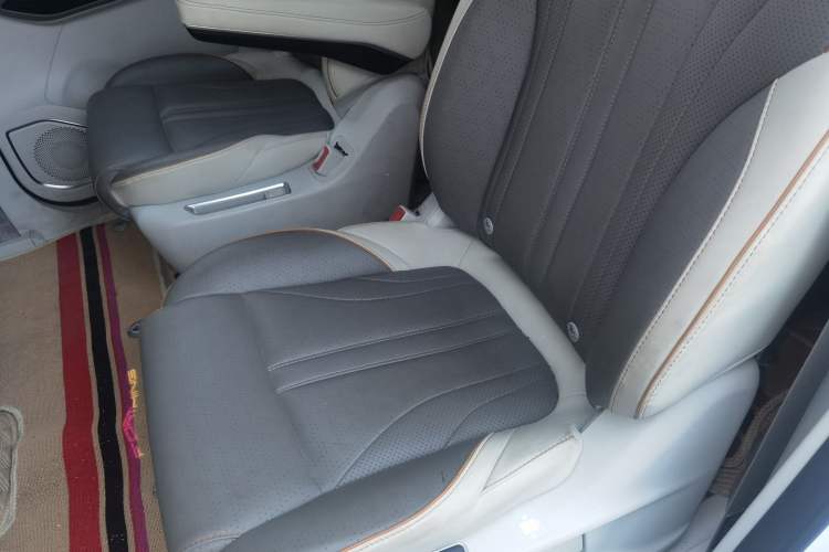 Used FORTHING Yacht 2022 1.5T DCT Chasing-the-Waves Edition Left Rear Seat