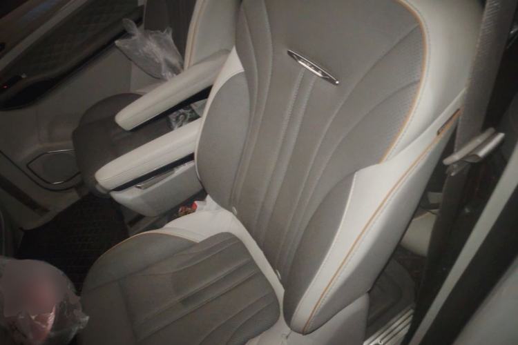 Used FORTHING Yacht 2022 1.5T DCT Chasing-the-Waves Edition Left Rear Seat