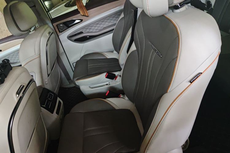 Used FORTHING Yacht 2022 1.5T DCT Chasing-the-Waves Edition Left Rear Seat