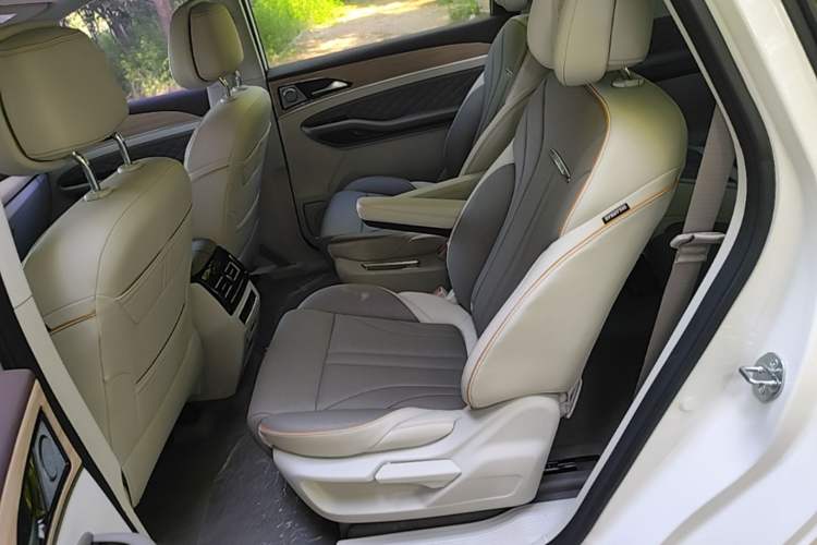 Used FORTHING Yacht 2022 1.5T DCT Chasing Wind Edition Left Rear Seat