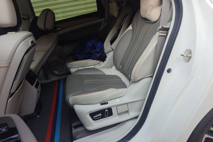 Used FORTHING Yacht 2022 1.5T DCT Chasing-the-Waves Edition Left Rear Seat