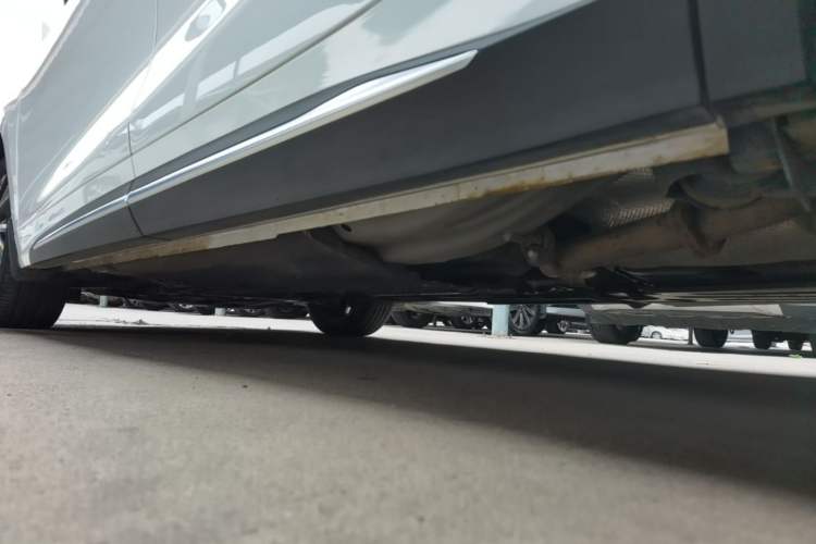 Used FORTHING Yacht 2022 1.5T DCT Chasing-the-Waves Edition Left Side Sill