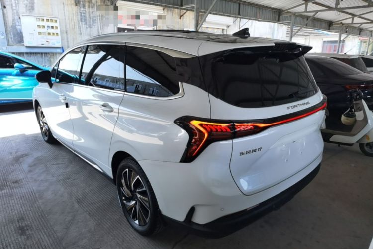 Used FORTHING Yacht 2022 1.5T DCT Chasing-the-Waves Edition Rear Left 45 Deg
