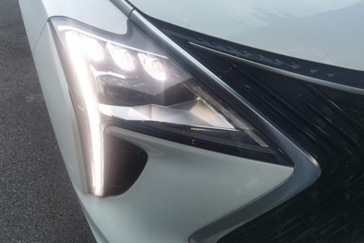 Used FORTHING Yacht 2022 1.5T DCT Chasing-the-Waves Edition Right Front Headlight